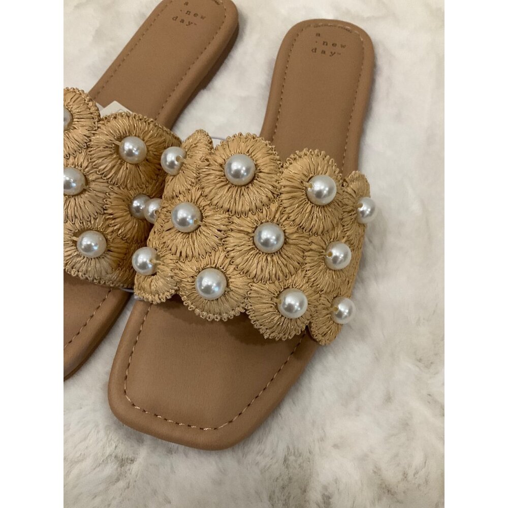 A new Day size 9.5 NEW Delaney Ornament Slide Sandals with Memory Foam Insole - Picture 4 of 6